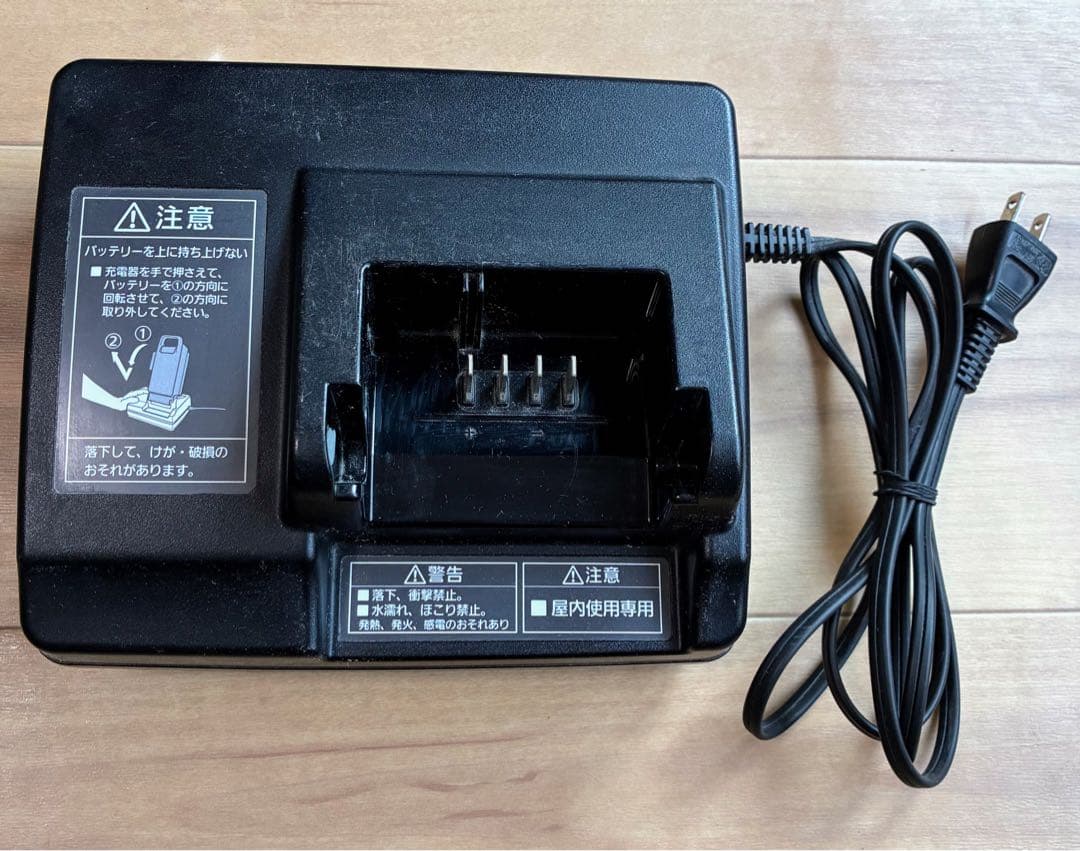 Panasonic 電動自転車の充電器のみ　NKJ069Z1