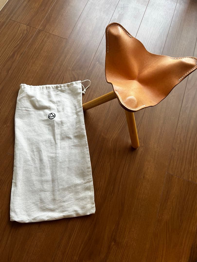 ヌメ革の折り畳み椅子 ROMO ロモ　sansa chair サンサチェアー