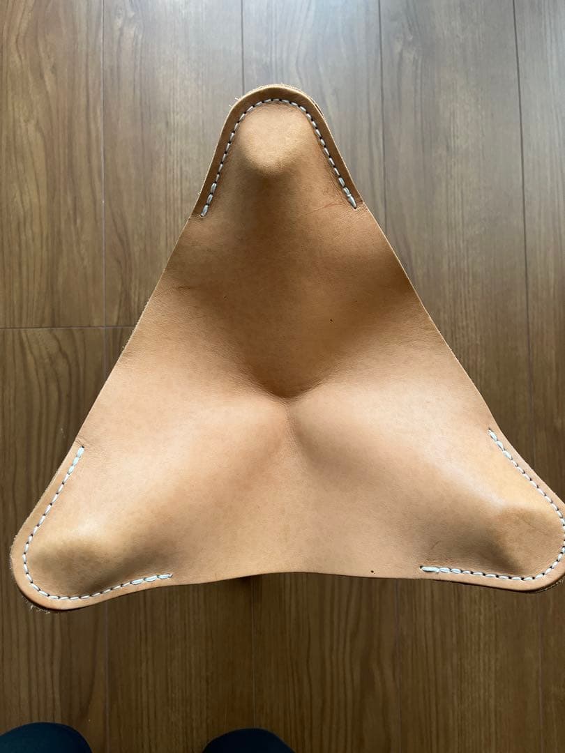 ヌメ革の折り畳み椅子 ROMO ロモ　sansa chair サンサチェアー