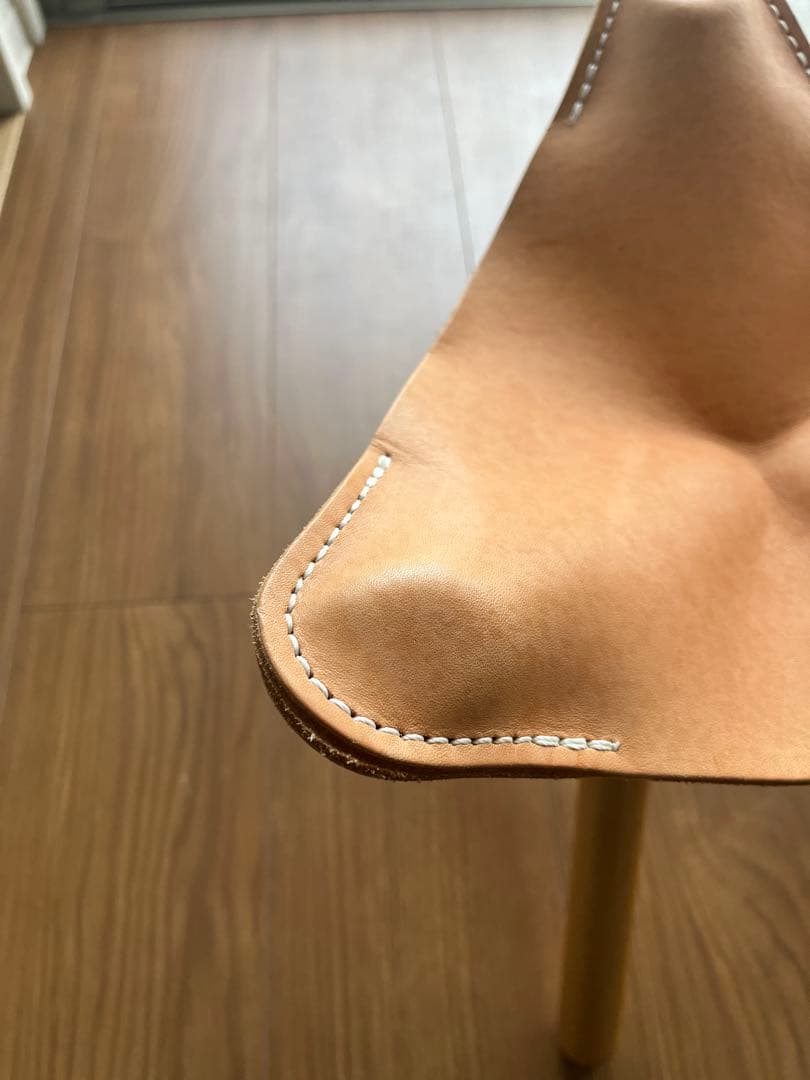 ヌメ革の折り畳み椅子 ROMO ロモ　sansa chair サンサチェアー