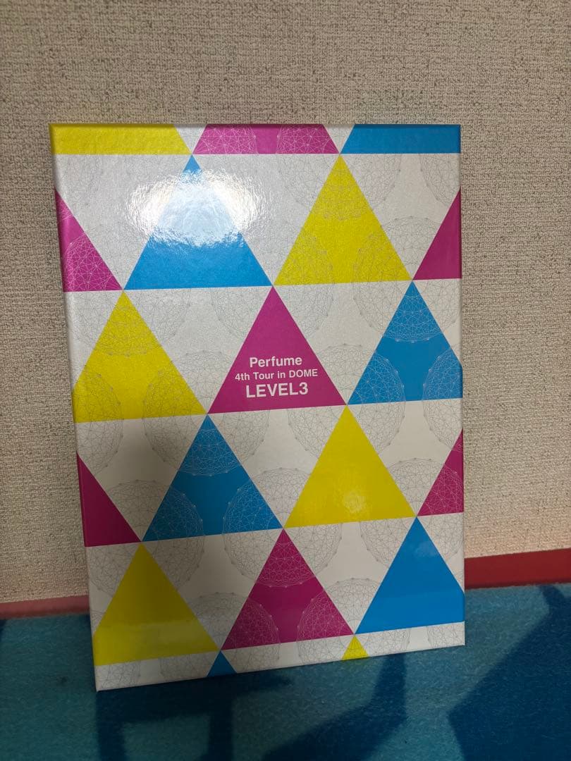 Perfume 写真集7冊、ツアーパンフレット9冊