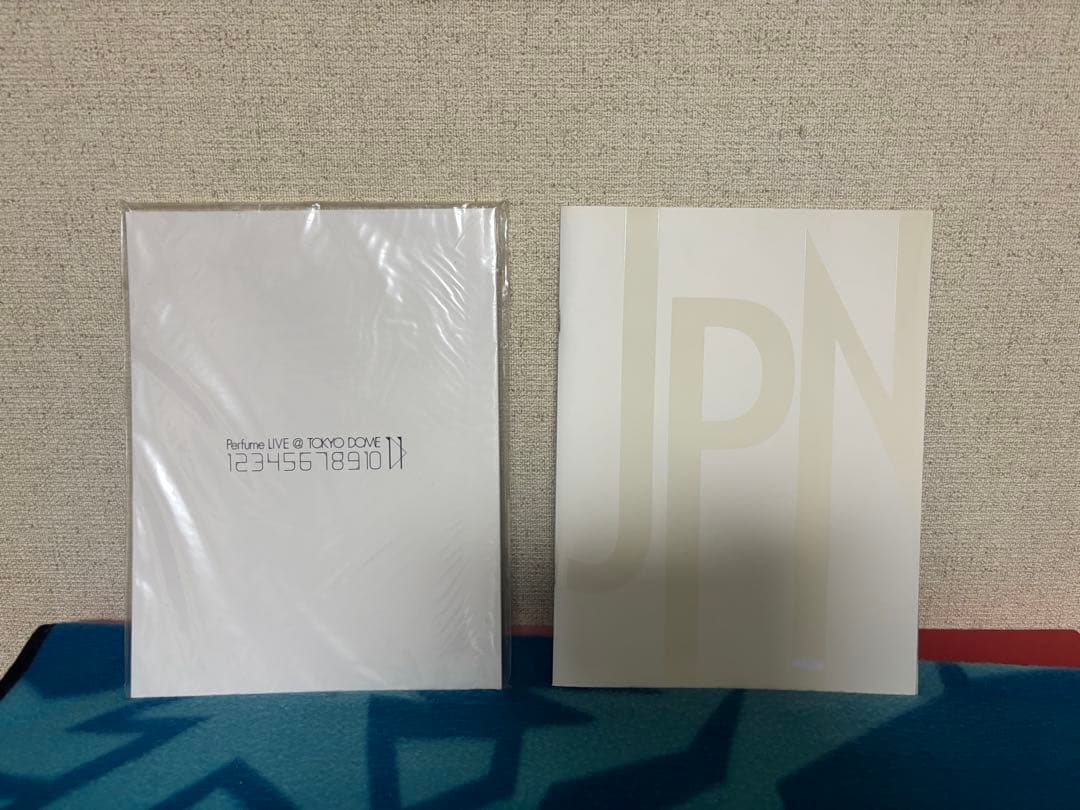 Perfume 写真集7冊、ツアーパンフレット9冊