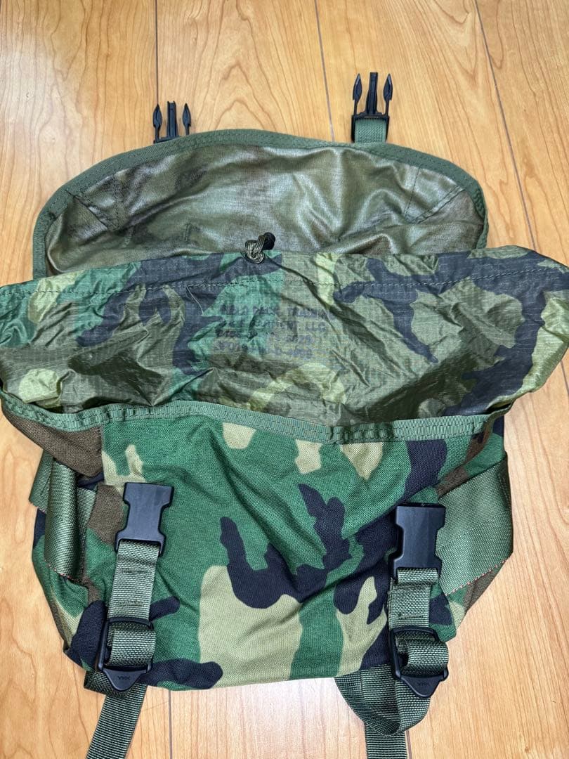 【米軍実物】極上品 MOLLEフィールドパック ブットパック 00年製