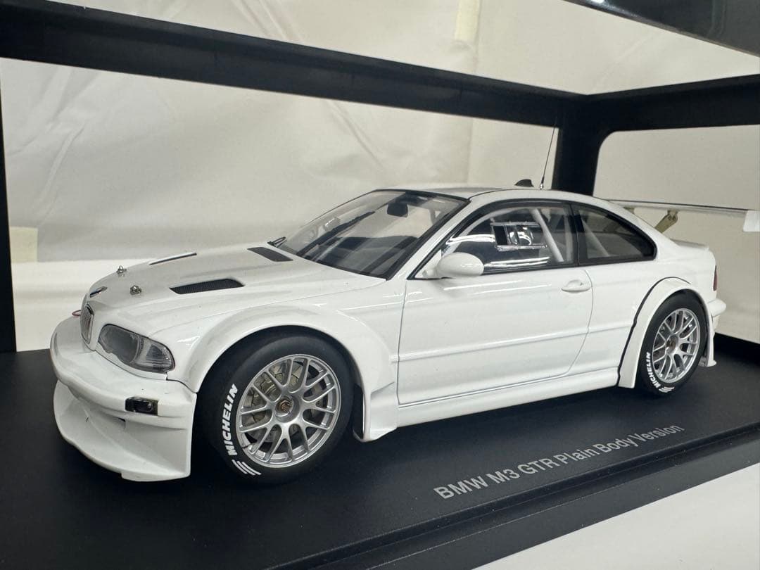 【新品】オートアート M3 GTR Plain Body 1/18 白