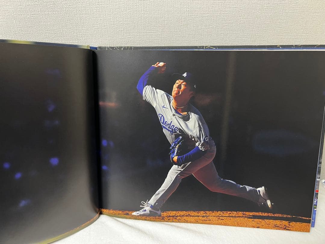大谷翔平ドジャース2024シーズン総集編フルカラーオフィシャル写真集豪華版