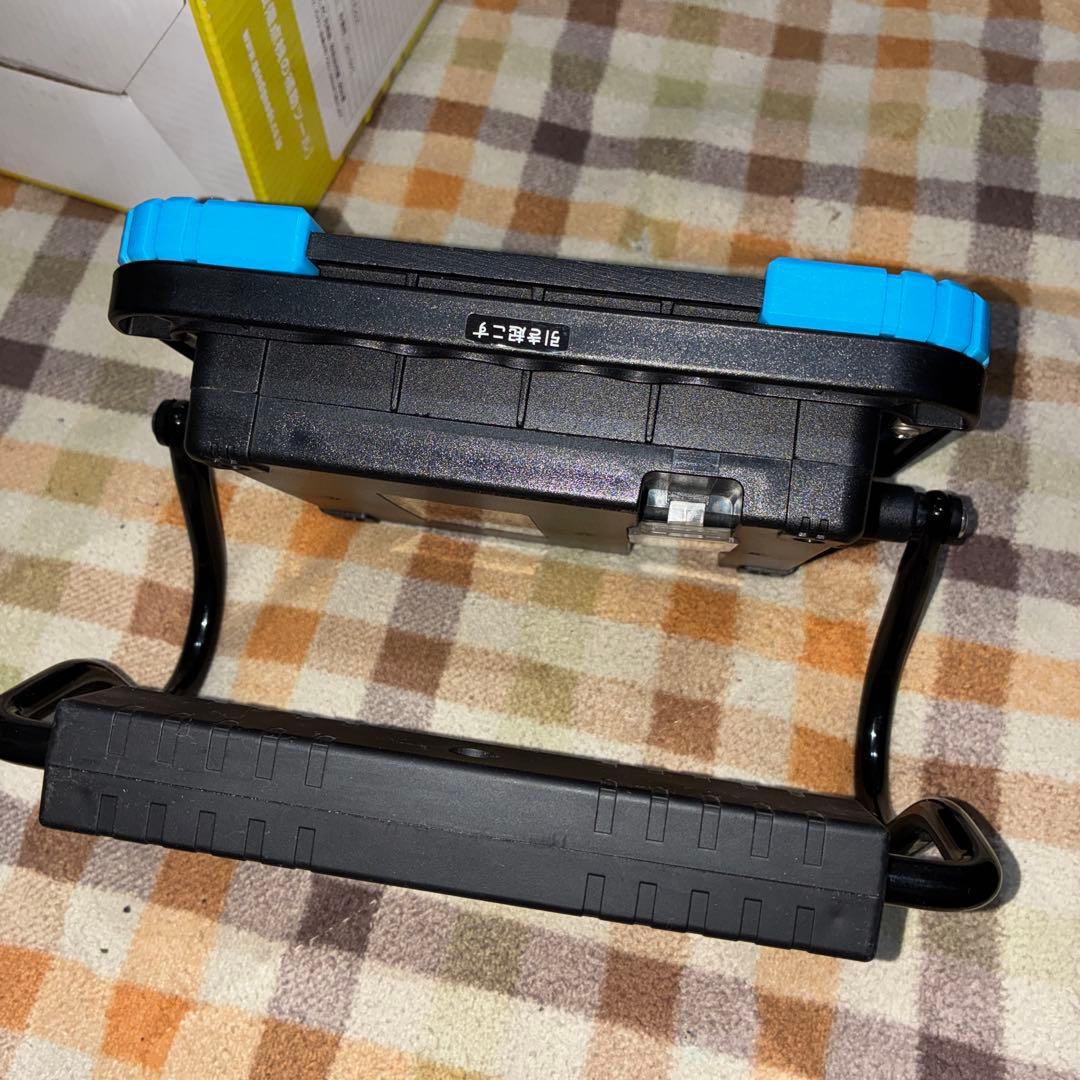 充電式LED投光器　磁石付き　美品　動作確認済み！！ランタン　爆光！集魚灯