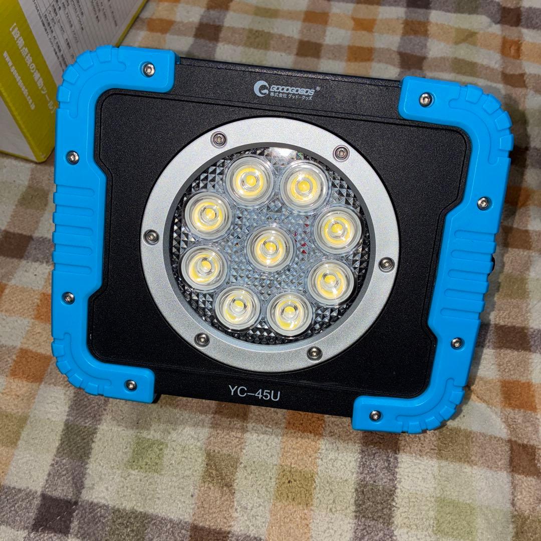 充電式LED投光器　磁石付き　美品　動作確認済み！！ランタン　爆光！集魚灯