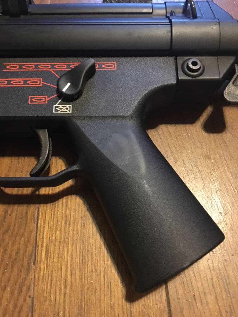 東京マルイ電動ガン　MP5J