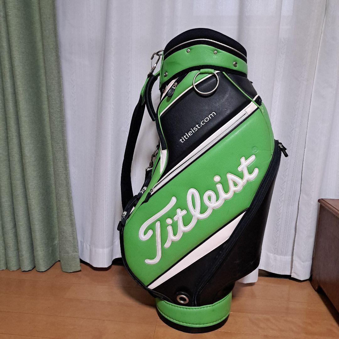 Titleist キャディバッグ グリーン/ブラック。フード付き。9.5インチ