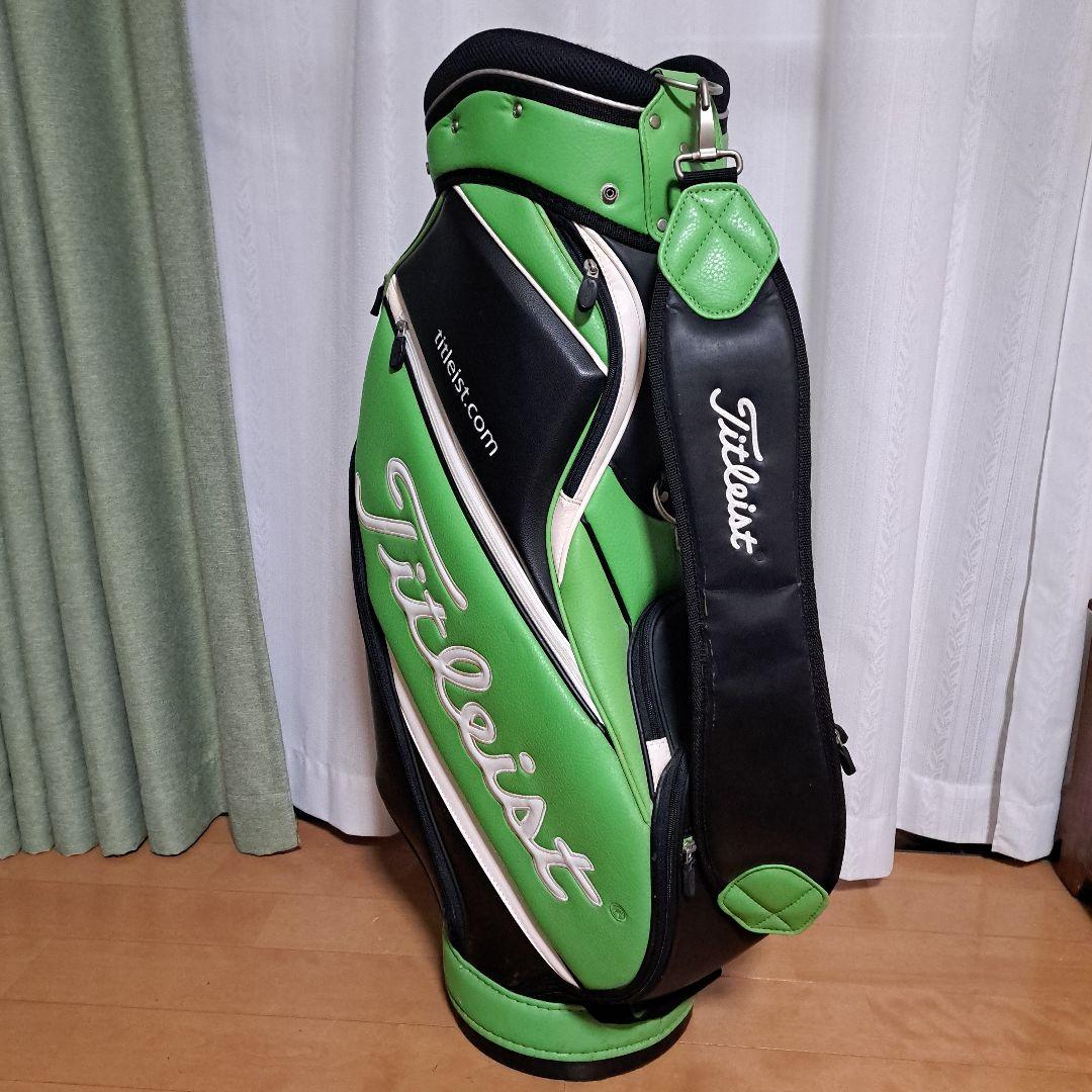 Titleist キャディバッグ グリーン/ブラック。フード付き。9.5インチ