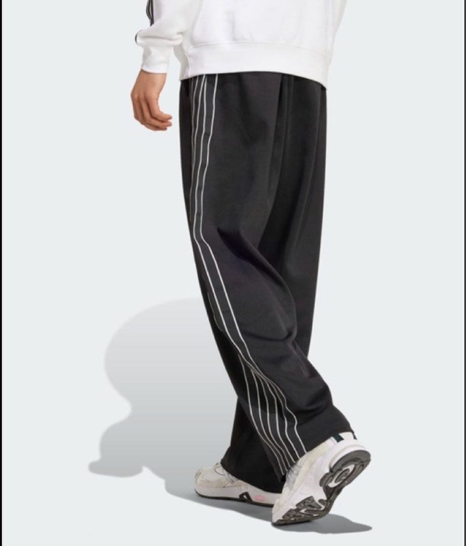 【新品タグ付き】adidas Originals Q4 FS / 黒 3XL