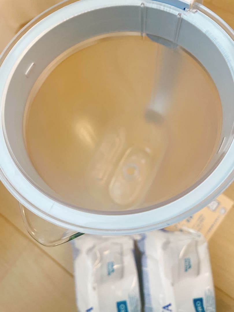 Brita ブリタ ポット型浄水器 グラスジャグ　カートリッジ2個付き