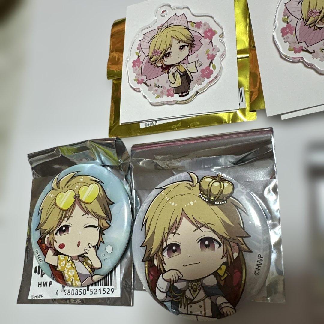 LIP×LIP 愛蔵　缶バッジ 4個　アクキー3個バースデーバッジ１個8点セット