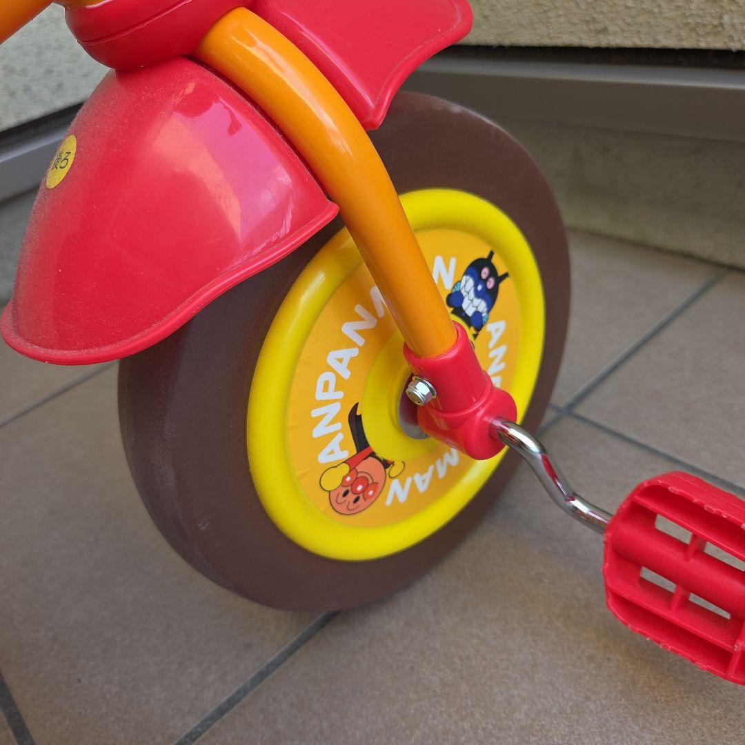 【美品】 アンパンマン 三輪車 me
