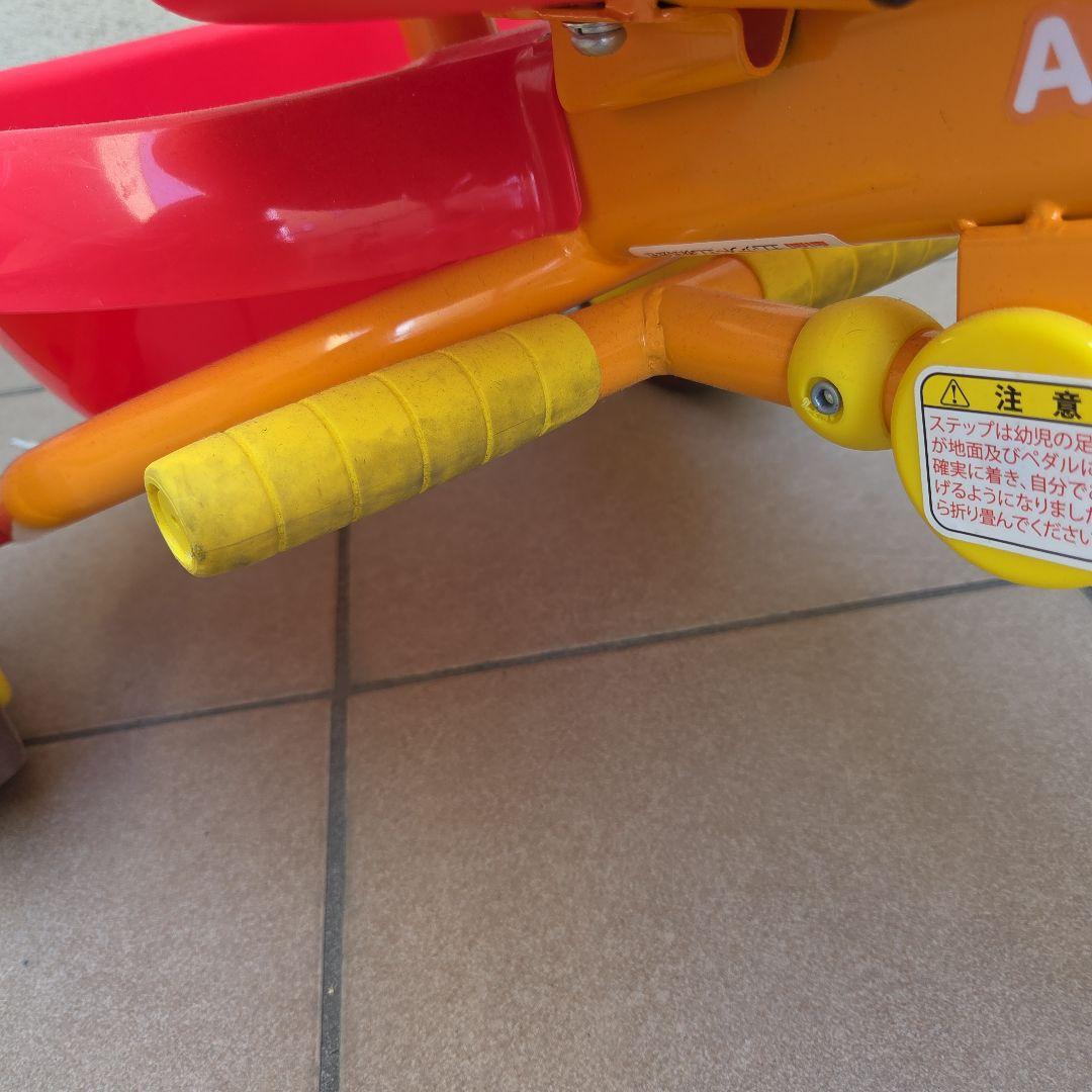 【美品】 アンパンマン 三輪車 me