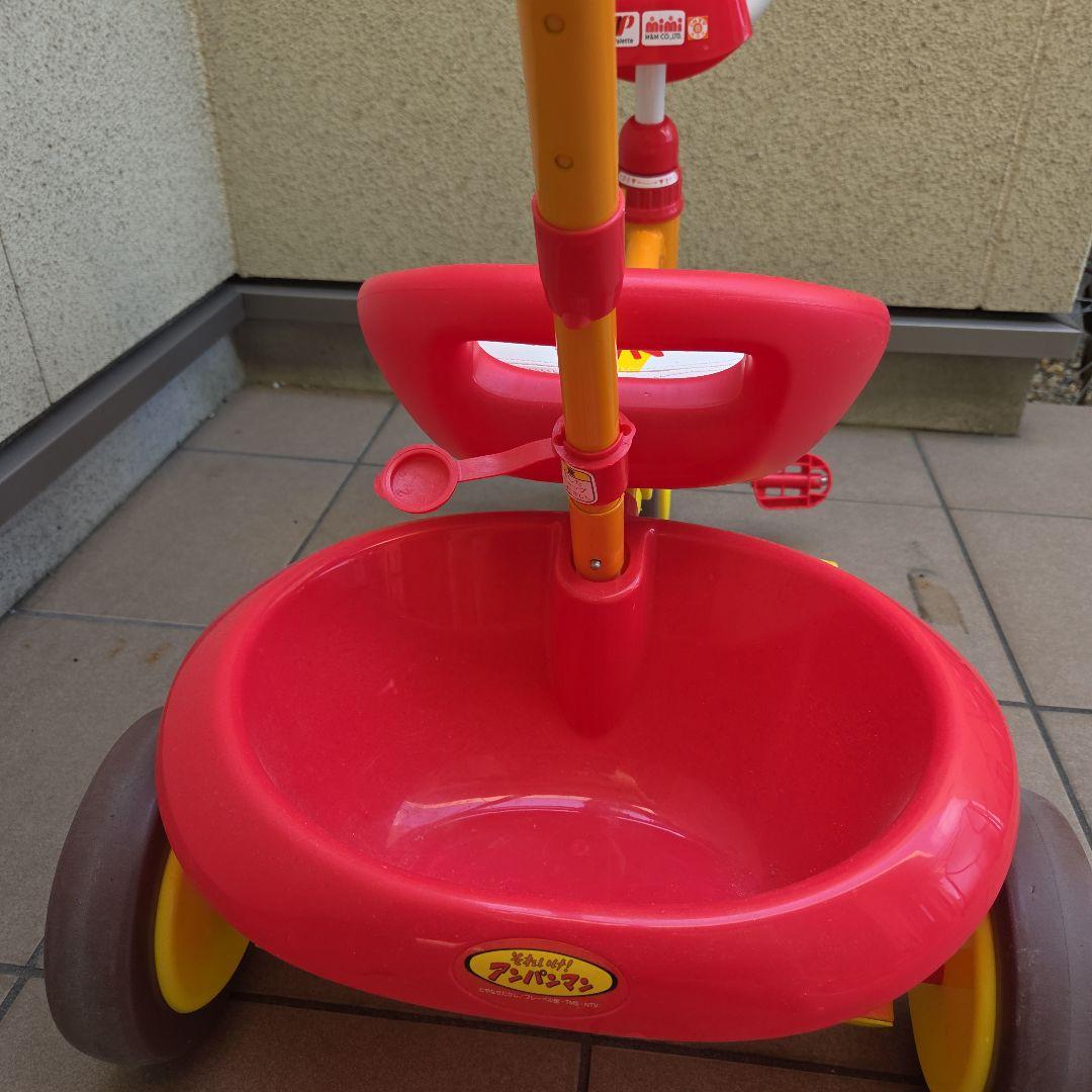 【美品】 アンパンマン 三輪車 me