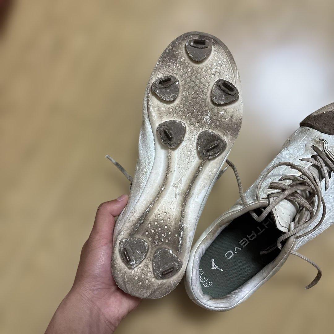 Mizuno Morelia ホワイトスパイク右足P革付き