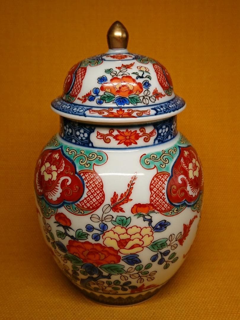 【美品】古伊万里　飾壺　金彩　染錦　置物　インテリア　工芸品　美術品　A1144