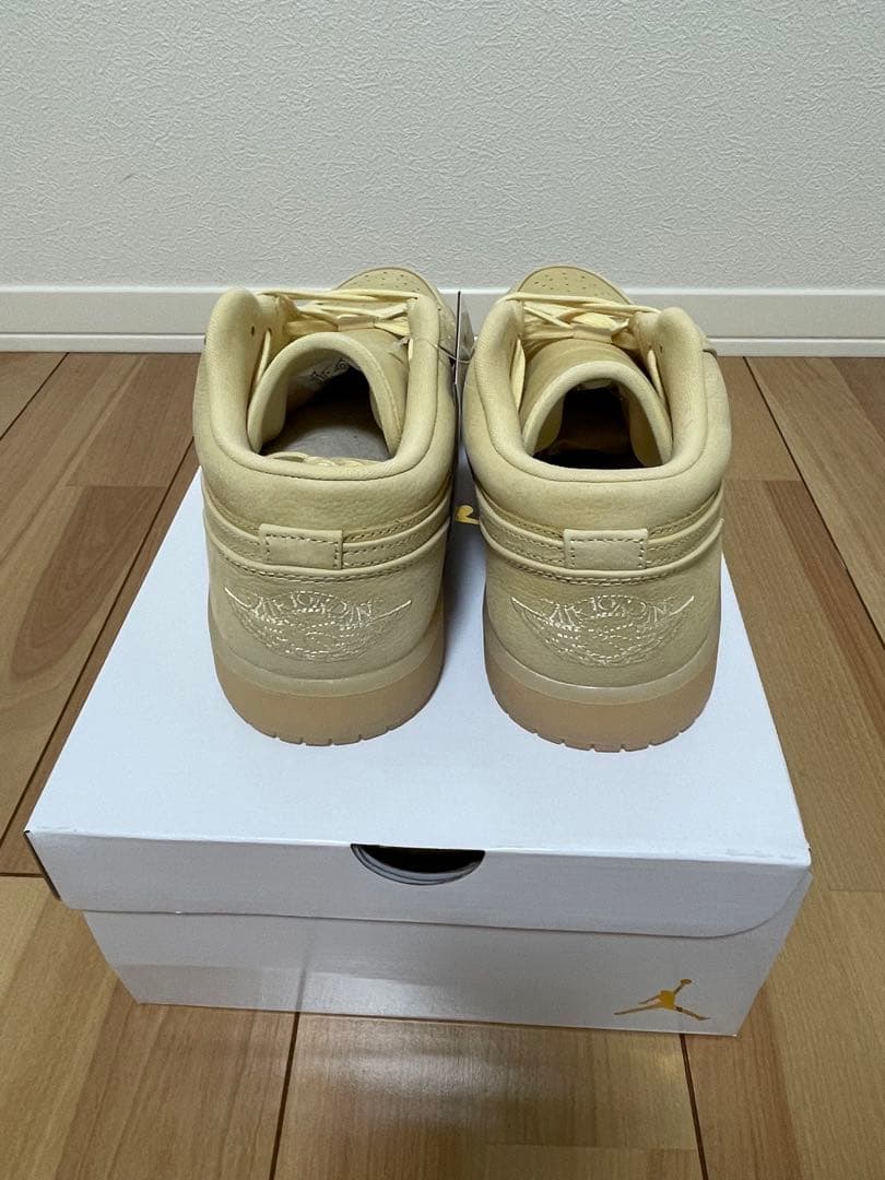 セール中　Nike Air Jordan 1 Low SE ベージュ