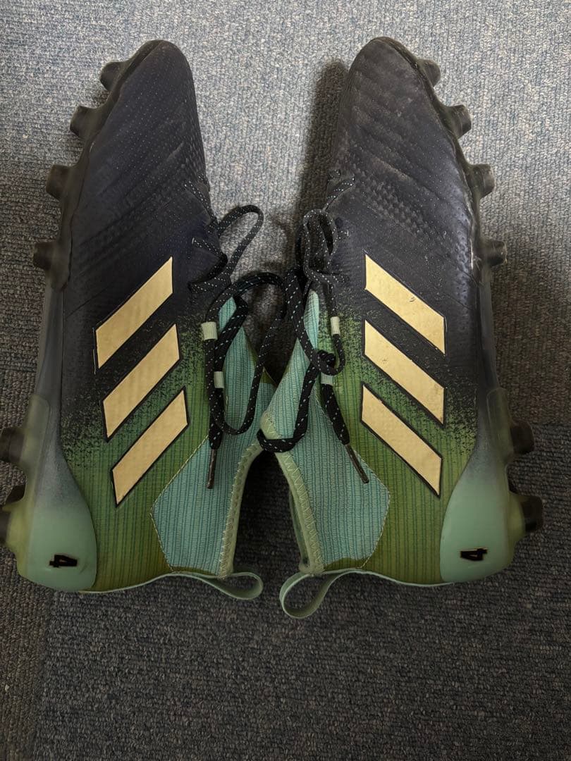 adidas スパイクシューズ ブラック/グリーン