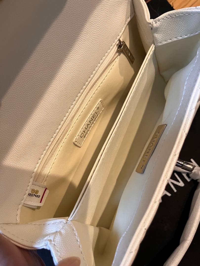 CHANEL ✨ノベルティー✨24㎝ホワイトハンドルココハンド✨新品未使用
