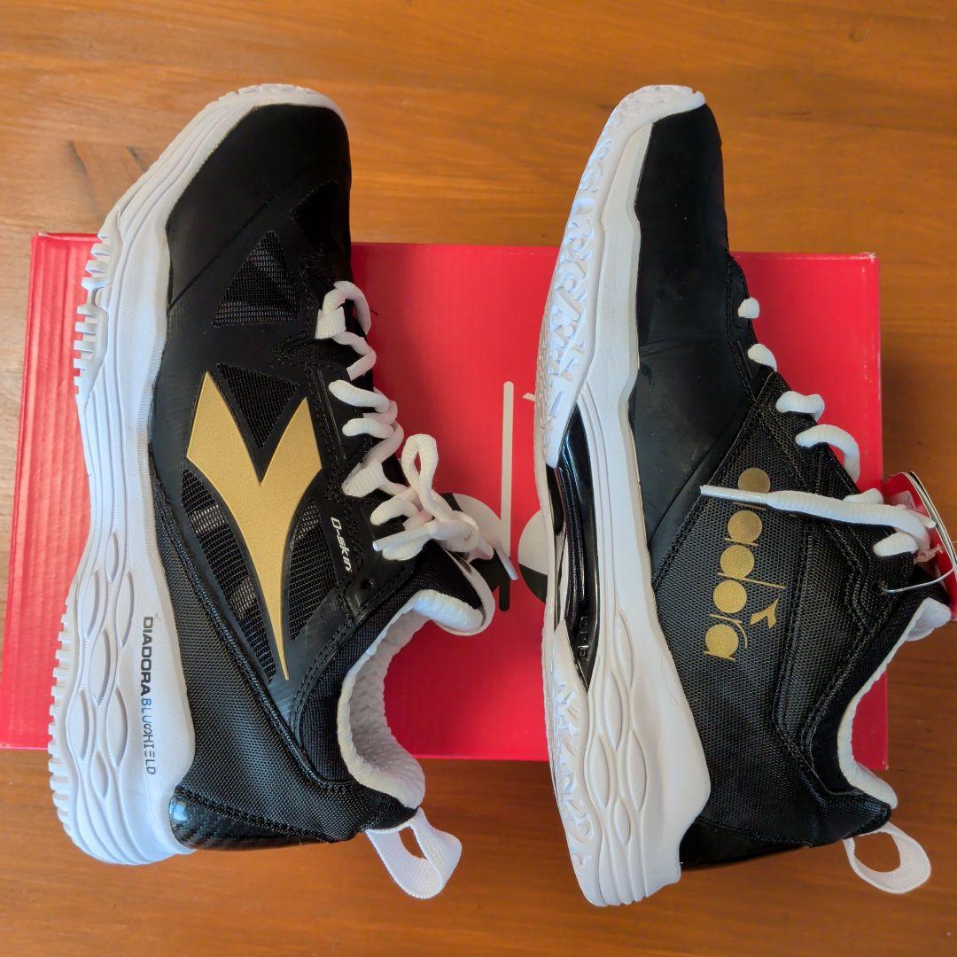 diadora　ブルーシールドフライ テニスシューズ オムニクレー 黒/白
