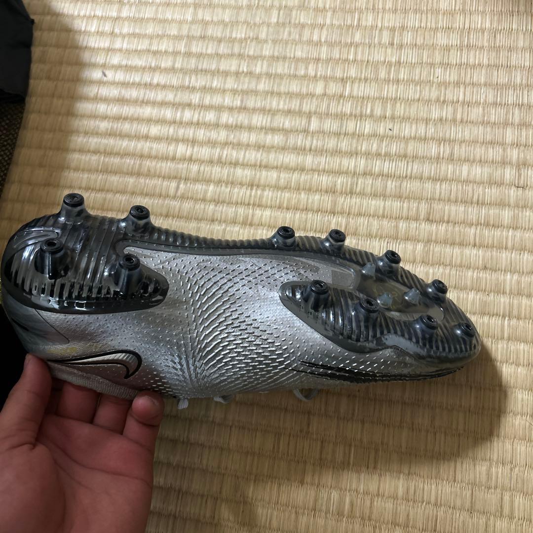 Nike Phantom シルバー スパイク