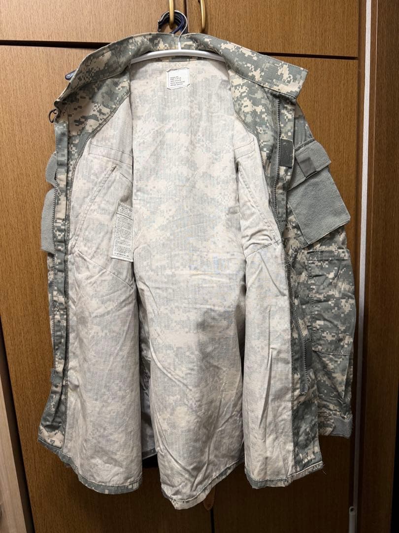 米軍払い下げミディアム-ロングコート　薄手　迷彩柄 長袖シャツ