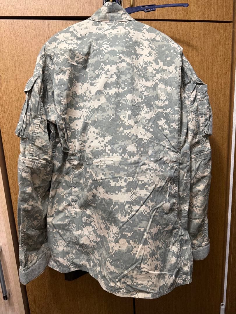 米軍払い下げミディアム-ロングコート　薄手　迷彩柄 長袖シャツ