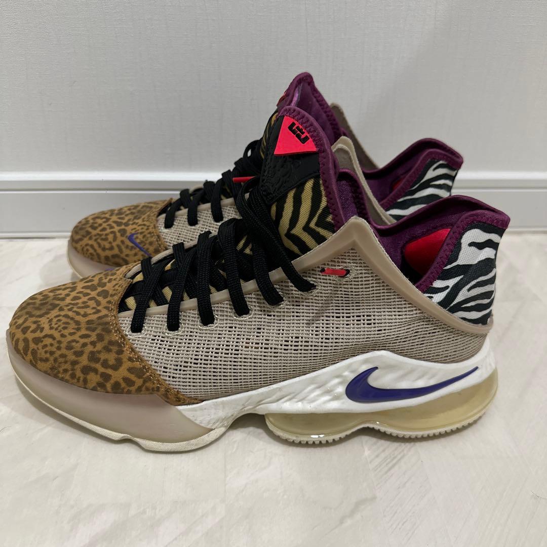 NIKEレブロン19LowSafari