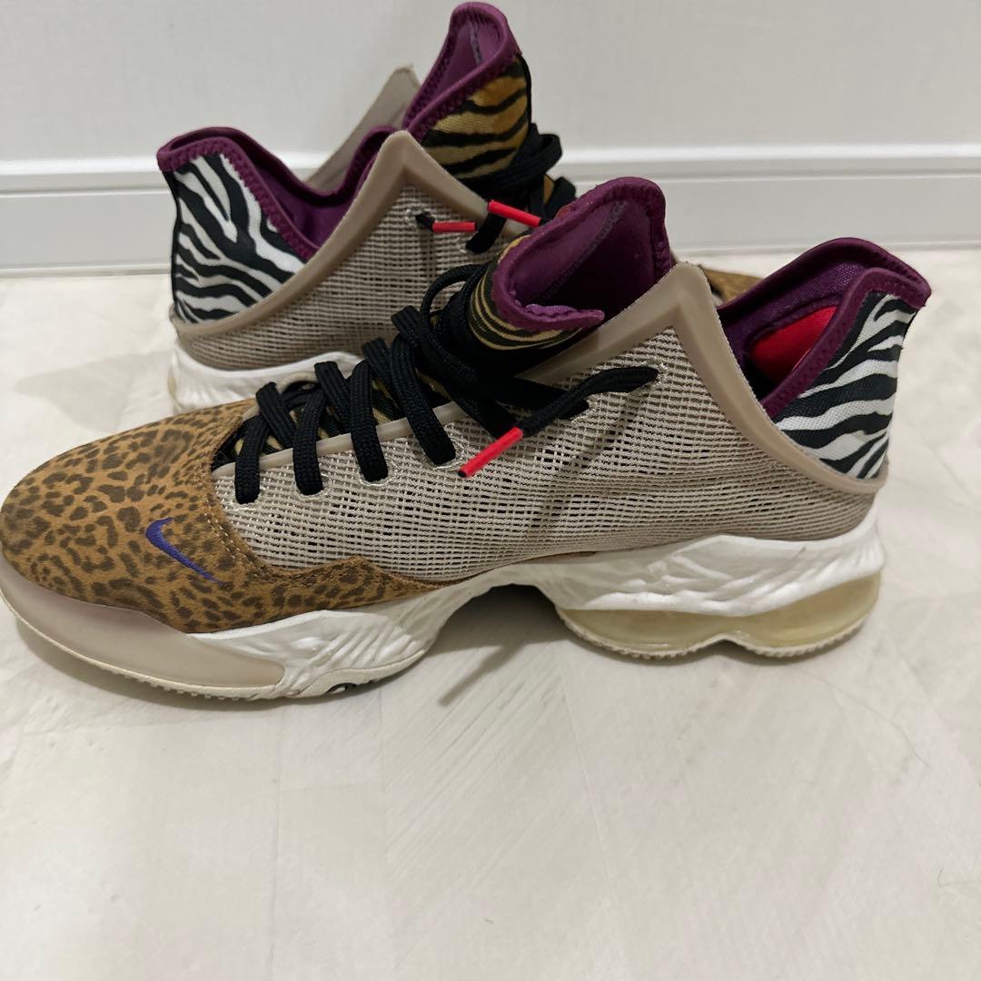 NIKEレブロン19LowSafari