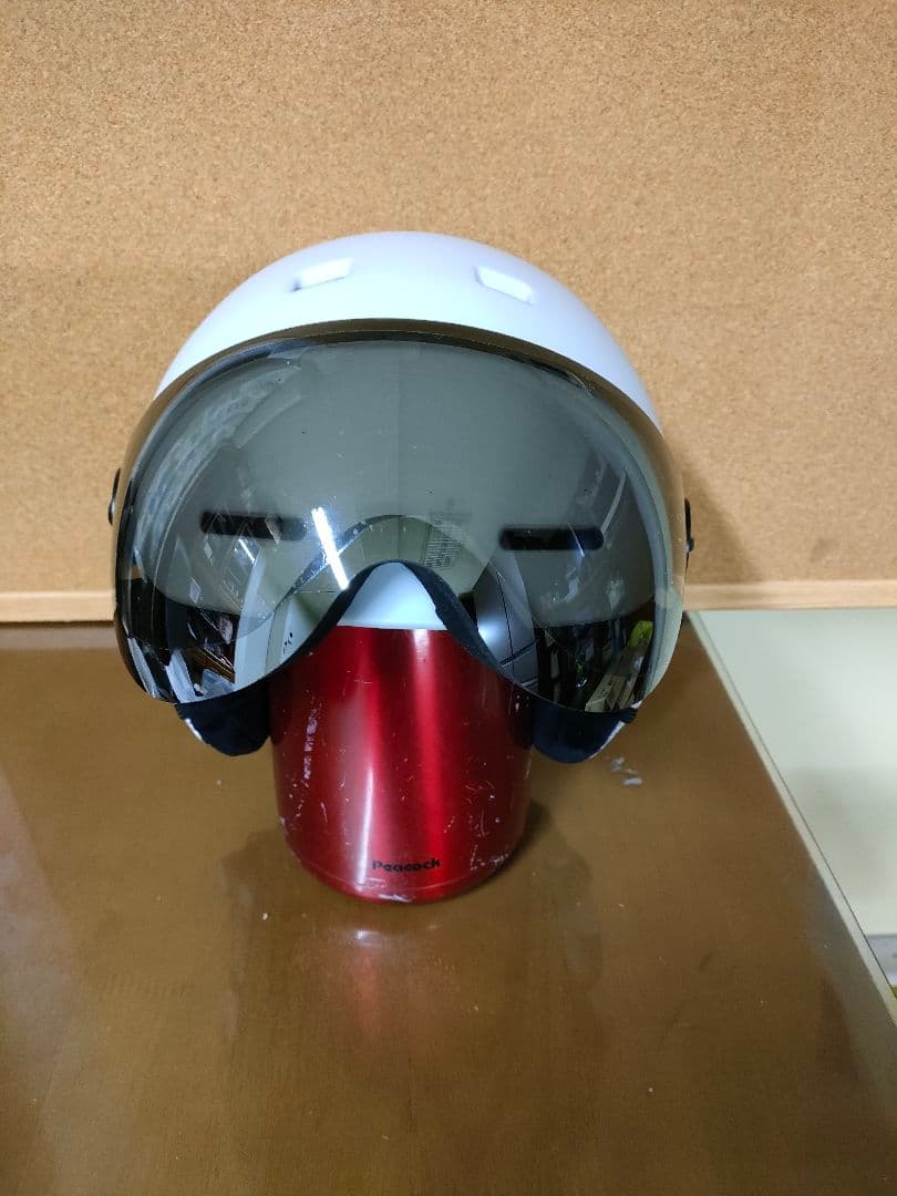 MOON バイザー付きヘルメット ホワイト