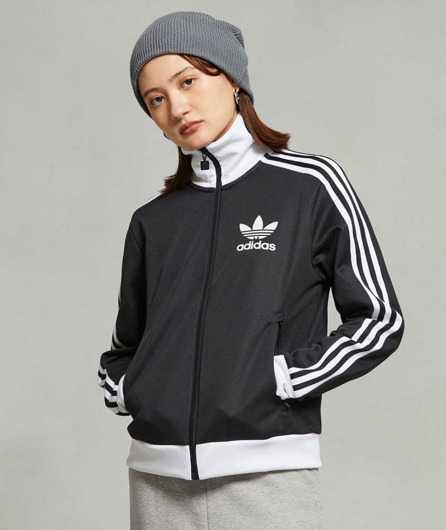 adidas クラシック トラックトップジャージ IW3174