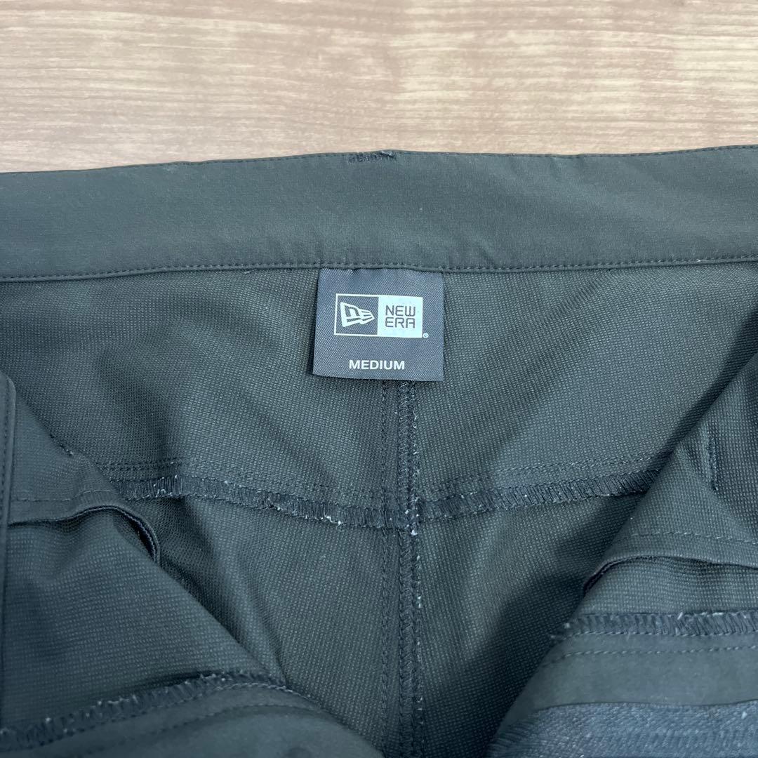 NEW ERA ライト テーパード ストレッチパンツ ブラック
