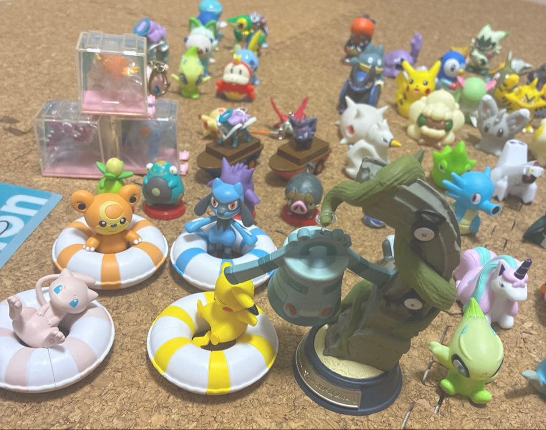 ポケモン フィギュア コレクション　指人形　ガチャなど　約130体