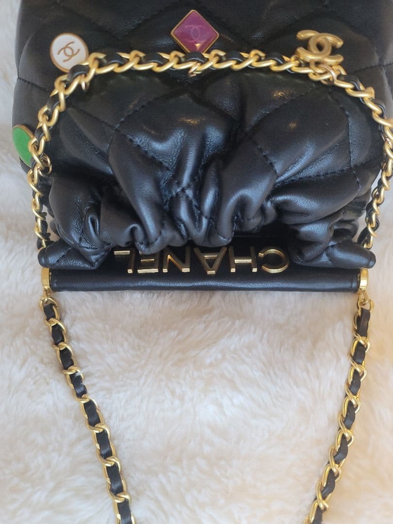 ノベルティ CHANEL ブラック レザーショルダーバッグ キルティング