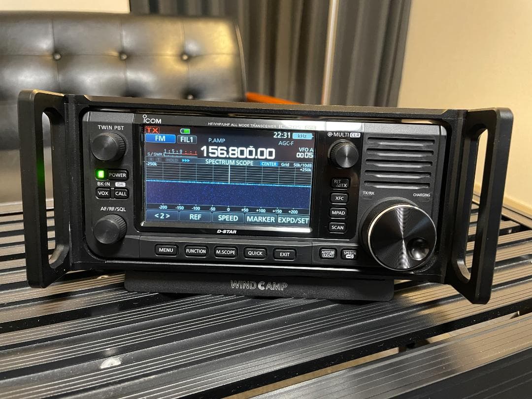週末特別でアンテナ付き【美品】ICOM IC-705 + WINDCAMPケージ