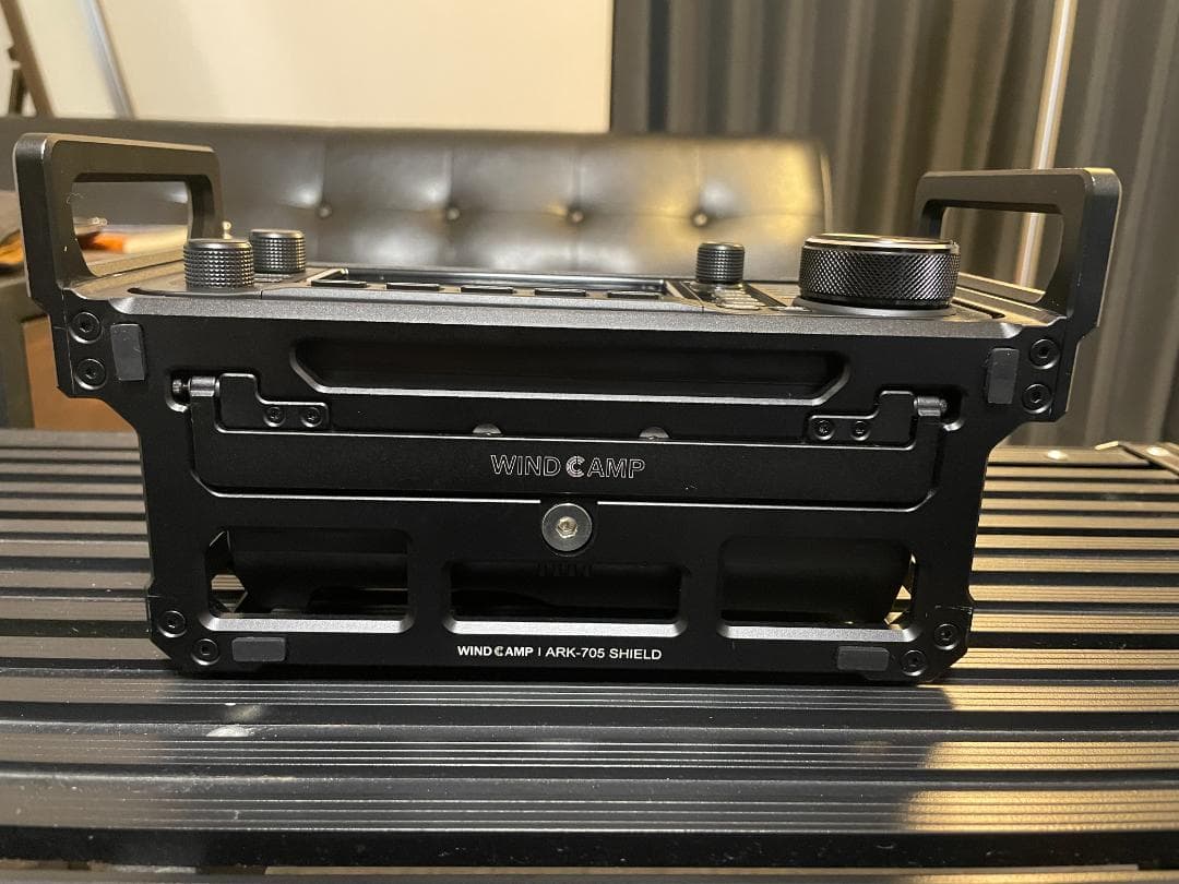 週末特別でアンテナ付き【美品】ICOM IC-705 + WINDCAMPケージ