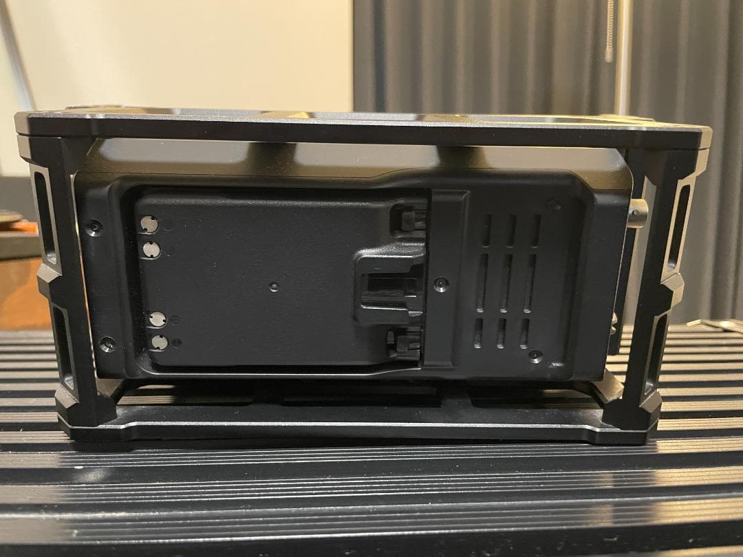 週末特別でアンテナ付き【美品】ICOM IC-705 + WINDCAMPケージ
