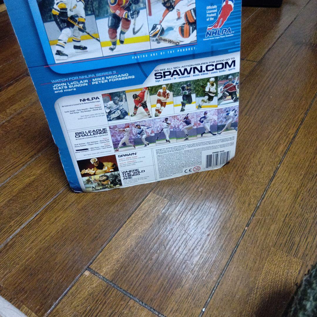 NHL ドミニク・ハシェック マクファーレントイズ