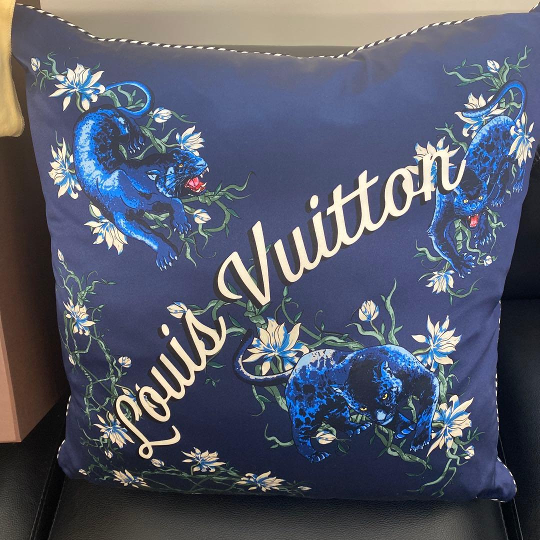 Louis Vuitton シルククッション ☆レア品☆ 店舗限定品