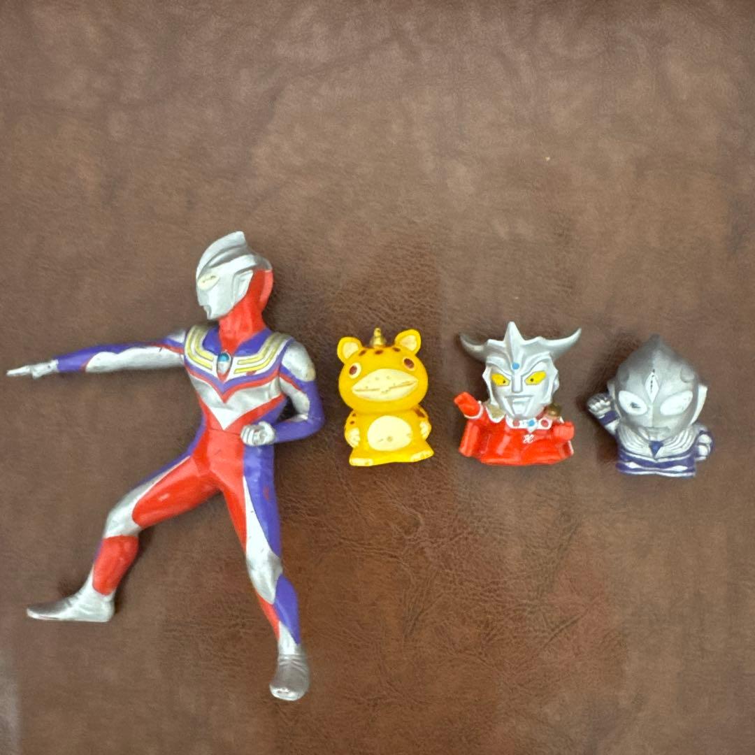 d*3様 ウルトラマンソフビ・怪獣フィギュアなどまとめ売り