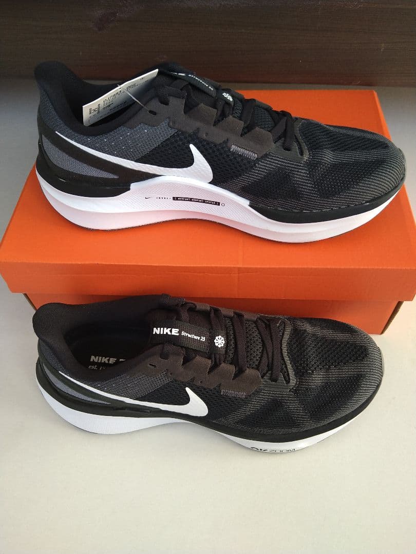 新品　Nike　ナイキランニングシューズ