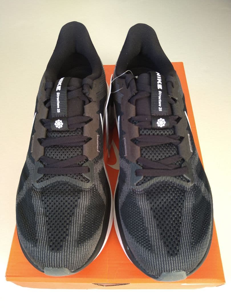 新品　Nike　ナイキランニングシューズ