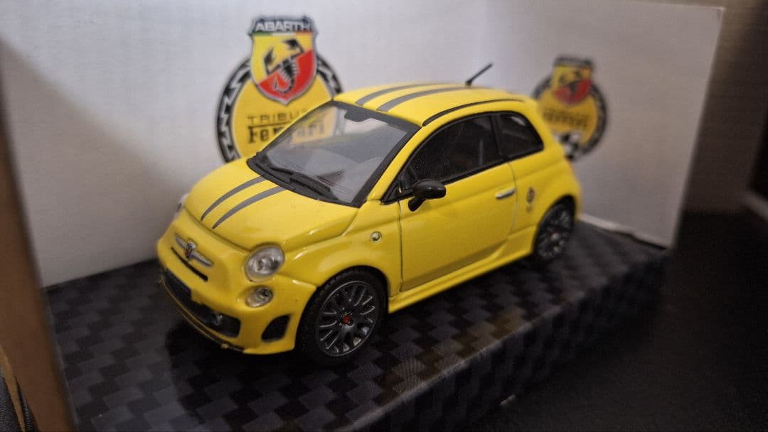 Motorama フィアットアバルト 695 トリビュートフェラーリ