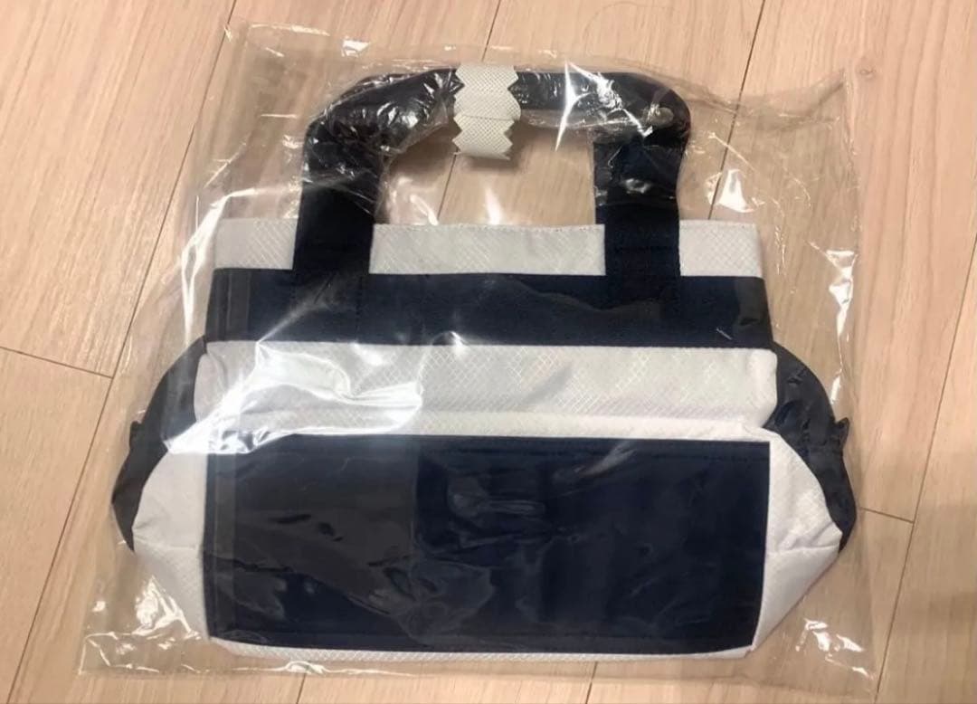 【新品未使用】アダバット adabat ロゴデザイン カートバッグ ホワイト