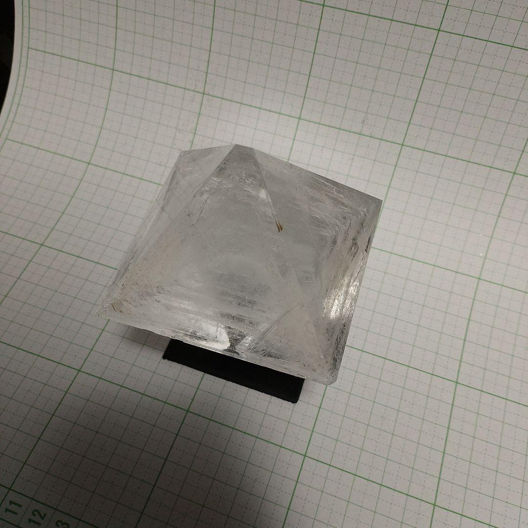 ミョウバンの結晶 台座付き 412g 81mm