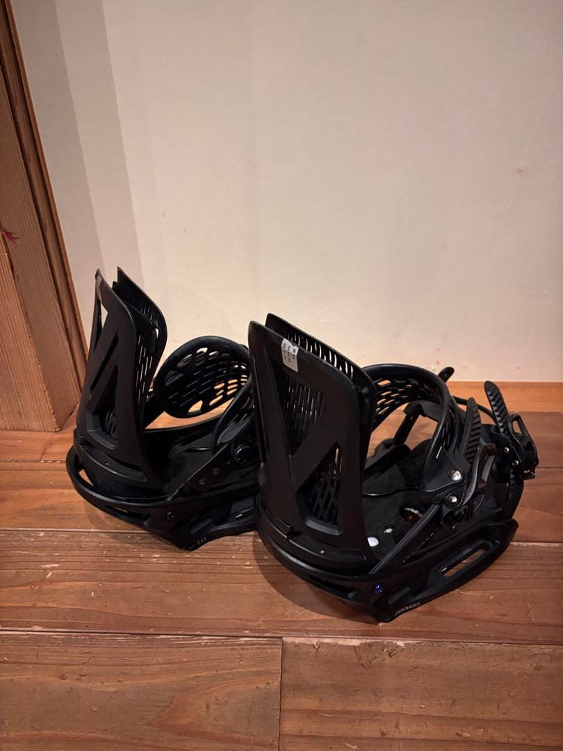 Burton genesis est sサイズ バートン ジェネシス