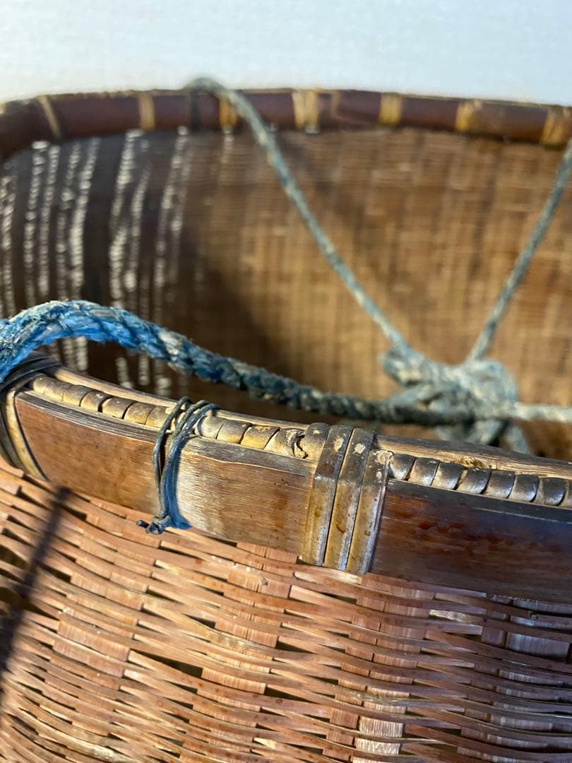 レトロ　竹籠　バスケット　収納　かご　カゴ　紐付き　アンティーク　野菜籠