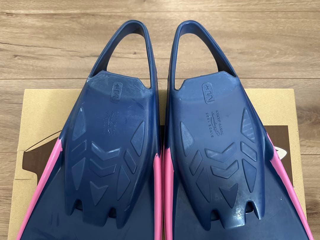 新品　ZEBEC ゼベック フィン ミッドナイトブルー ピンク ボディボード　M